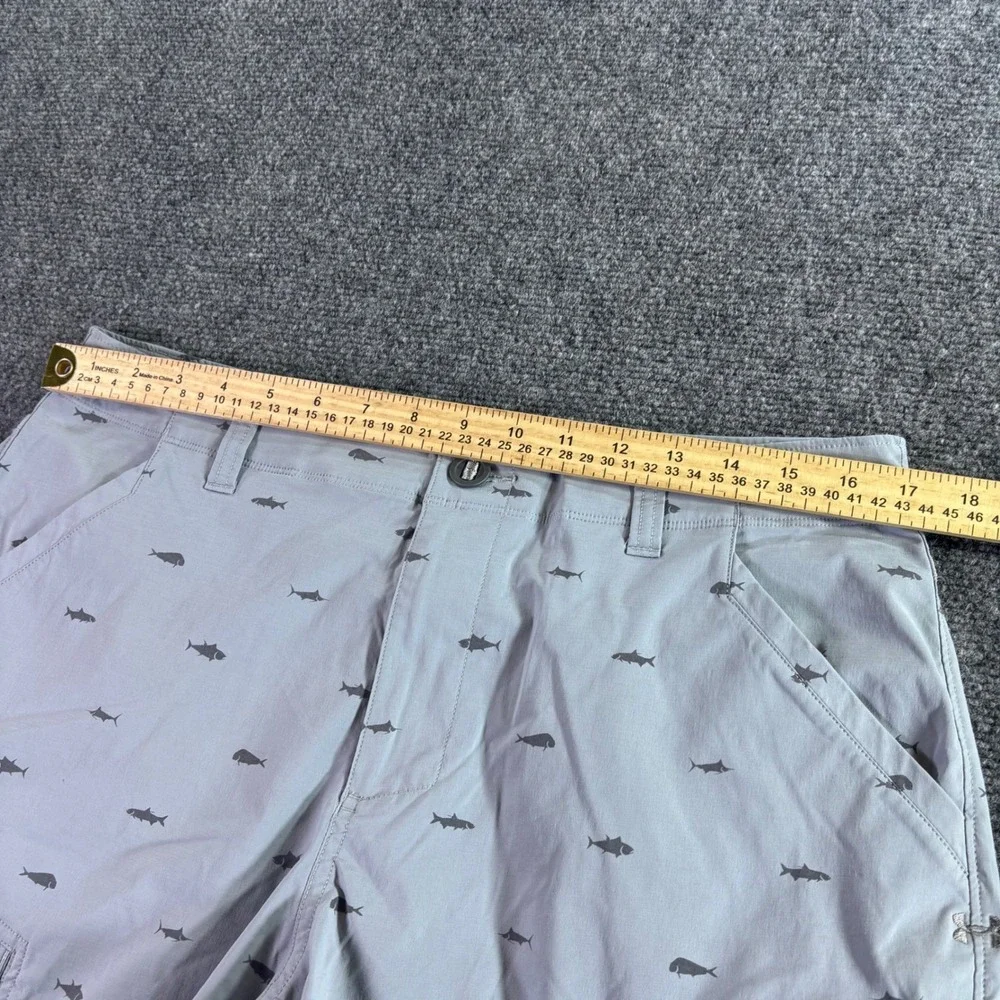 Under Armour Cargo Fishing Shorts Mens 34 Gray Fish Print HeatGear Performance